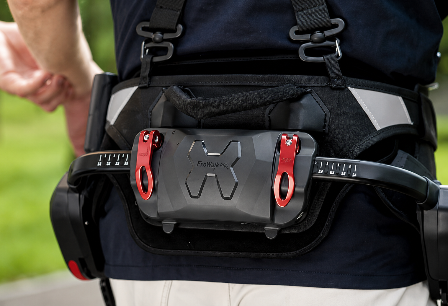 Detalle frontal del ExoWalk PRO